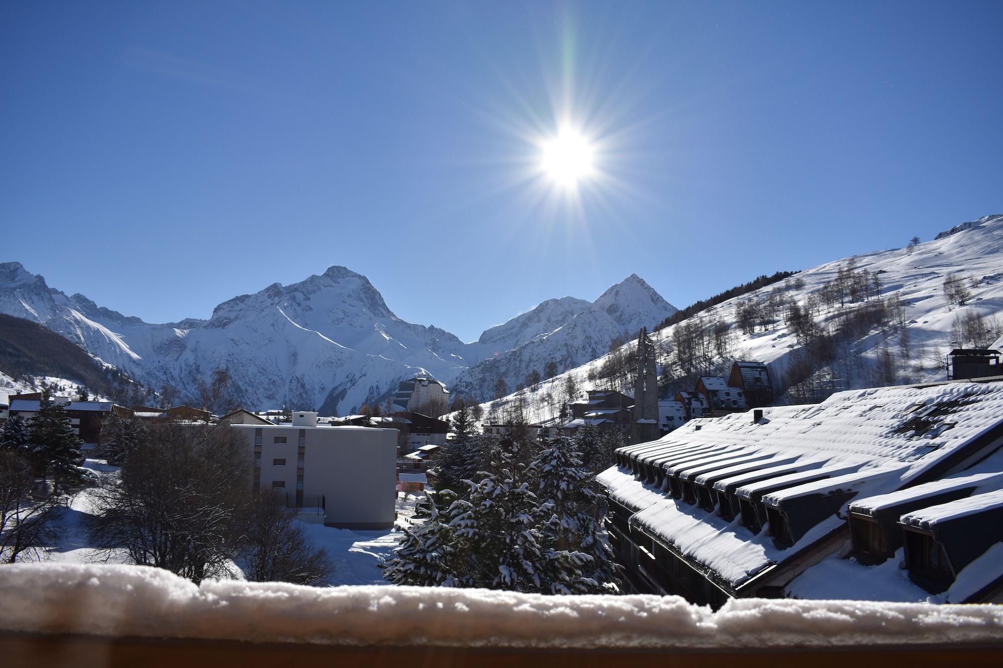 Отель The People - Les 2 Alpes Ле дез Альп Экстерьер фото